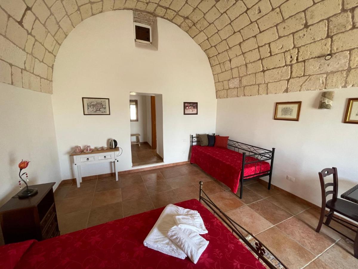 Agriturismo Masseria Saittole Carpignano Salentino Exterior photo